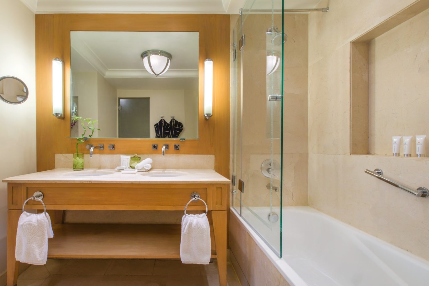 Nile Deluxe Suite - Bathroom