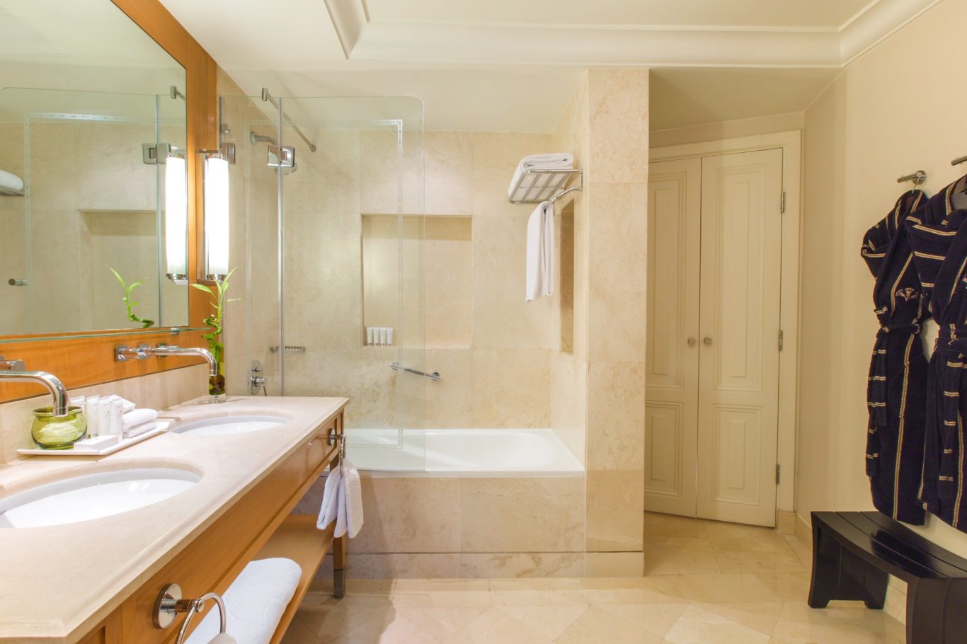 Madina Suite - Bathroom